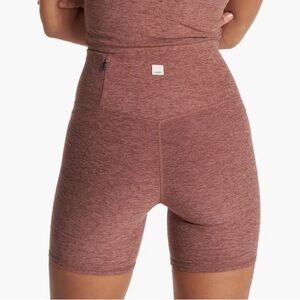 Vuori Clean Elevation Shorty 6" EUC Size XS